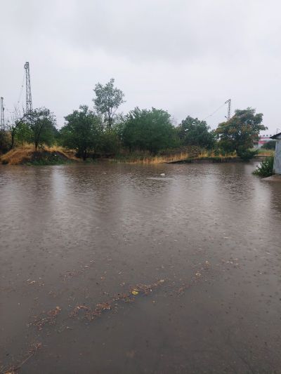 Силен дъжд в Казанлък. Температурата падна до 19 градуса