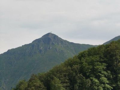 Дете и мъж загинаха в Стара планина, поразени от мълния / Новини от Казанлък