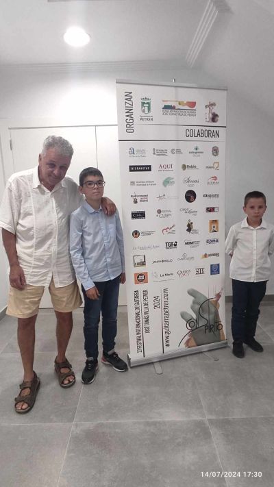 Талантливите ни китаристи с призови места от конкурси в Испания