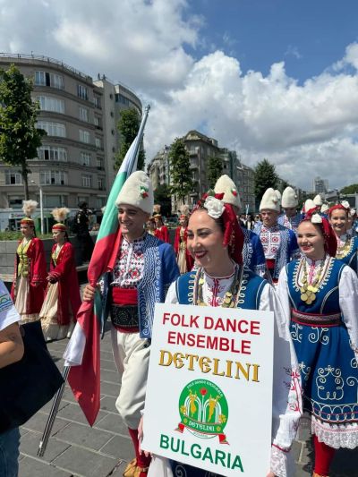 Впечатляващият ансамбъл “Детелини“ покоряват и фестивала “Буюкчекмедже“