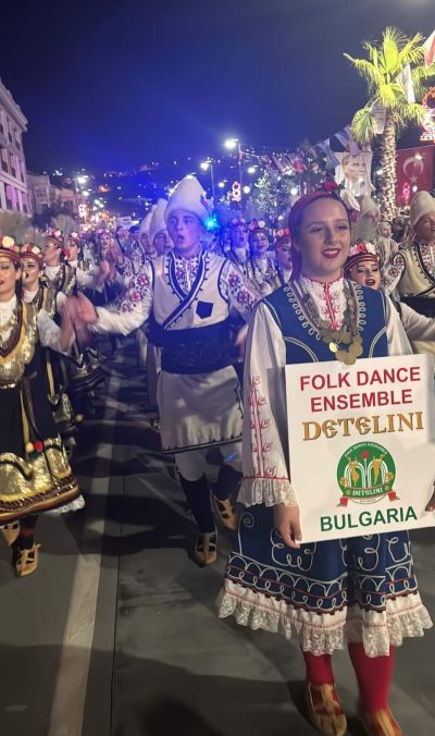 Впечатляващият ансамбъл “Детелини“ покоряват и фестивала “Буюкчекмедже“