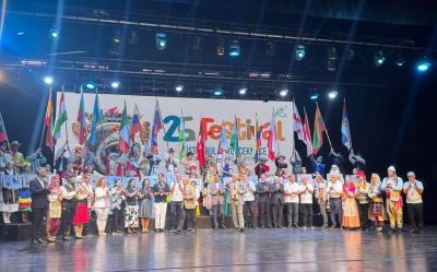 Впечатляващият ансамбъл “Детелини“ покоряват и фестивала “Буюкчекмедже“