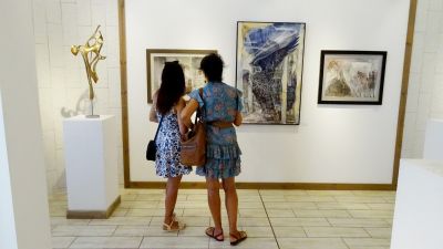 Христо Генев и Фикрет Окан откриха изложбата „В ефир“ пред балчишката публика