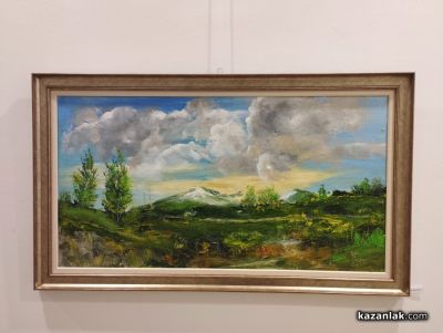 Росица Спиридонова представи в Казанлък първата си самостоятелна изложба 