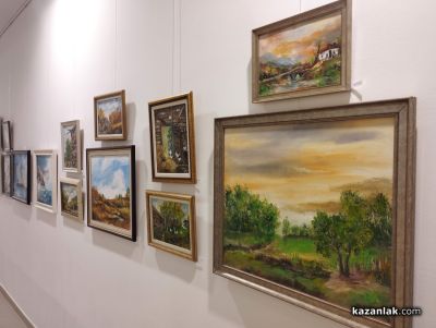 Росица Спиридонова представи в Казанлък първата си самостоятелна изложба 