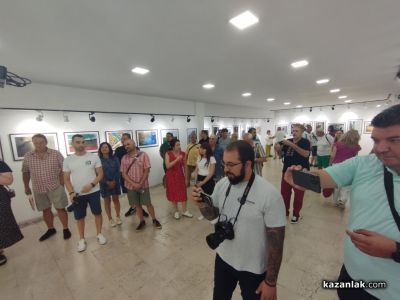 Севлиевски фотографи откриха съвместна изложба в Казанлък 