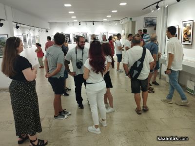 Севлиевски фотографи откриха съвместна изложба в Казанлък 