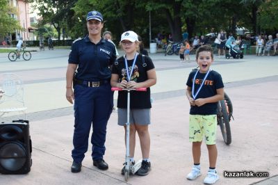 Детско състезание с тротинетки в парк “Розариум“