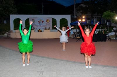 Концерт и празнична заря поставиха кулминацията на “Богородични празници 2024“ в Шипка