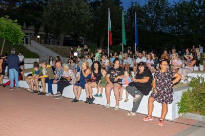 Концерт и празнична заря поставиха кулминацията на “Богородични празници 2024“ в Шипка