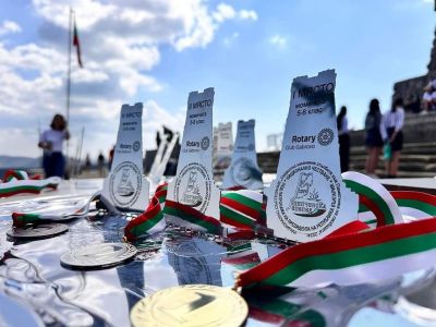 70 деца премериха сили в състезание по изкачване на стълбите към Паметника на свободата