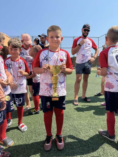 Купа и престижно второ място за малките ни футболисти от турнир в гр.Обзор