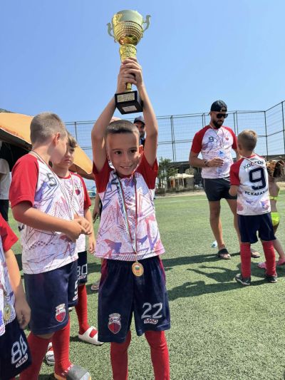 Купа и престижно второ място за малките ни футболисти от турнир в гр.Обзор
