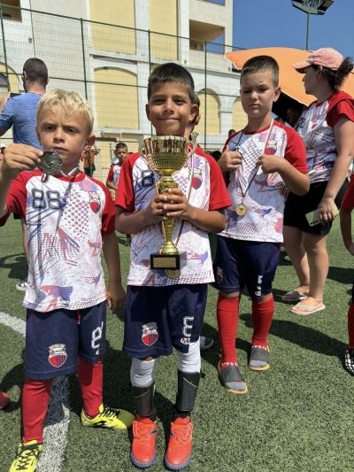 Купа и престижно второ място за малките ни футболисти от турнир в гр.Обзор