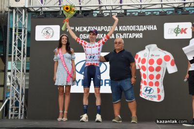 Италианецът Джовани Карбони финишира първи в Казанлък през втория етап на 71-та Международна колоездачна обиколка на България