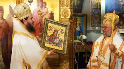 Митрополит Киприан отбеляза имения си ден с литургия