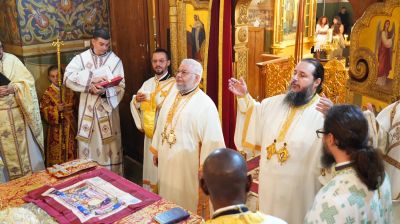 Митрополит Киприан отбеляза имения си ден с литургия