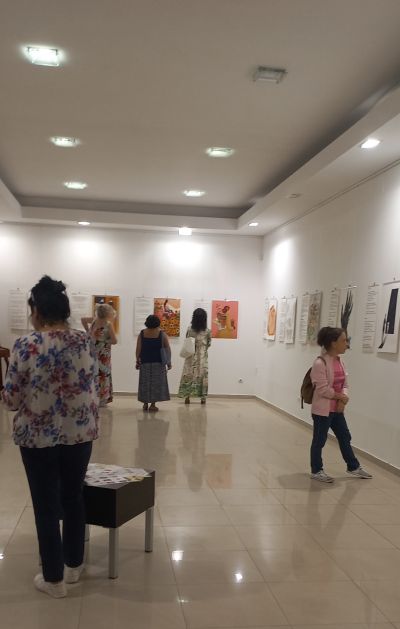 Казанлък посрещна изложбата „Пробуждане между редовете“ 