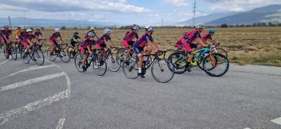 Малки и големи се включиха във вълнуваща велообиколка до тракийските гробници в казанлъшко