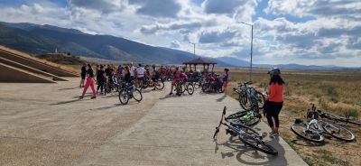 Малки и големи се включиха във вълнуваща велообиколка до тракийските гробници в казанлъшко