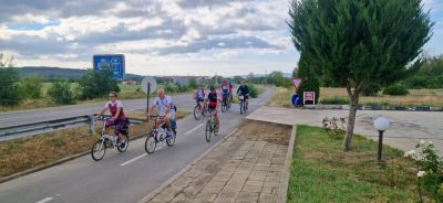 Малки и големи се включиха във вълнуваща велообиколка до тракийските гробници в казанлъшко