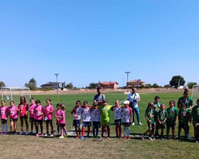 Купа и сребърни медали за малките дами на ФК “Казанлък“