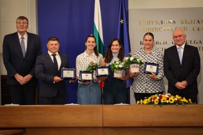 Наградиха българските олимпийци и параолимпийци за постиженията им в Париж 