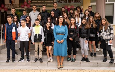 60-и випуск направи първите си стъпки в ПГ по лека промишленост и туризъм