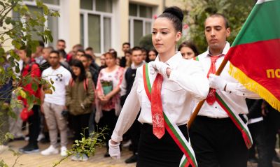 60-и випуск направи първите си стъпки в ПГ по лека промишленост и туризъм