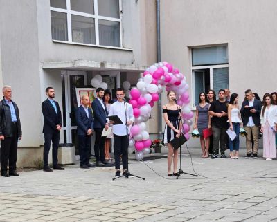 Първият учебен звънец удари за учениците от ППМГ „Никола Обрешков“