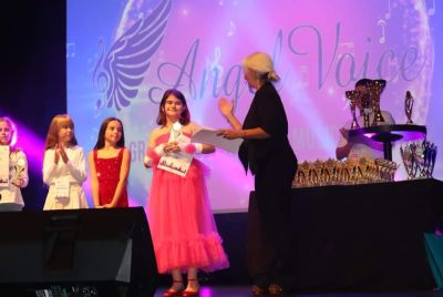 Сестрите Катрин и Илона Георгиеви с награди от международен конкурс в Белград 