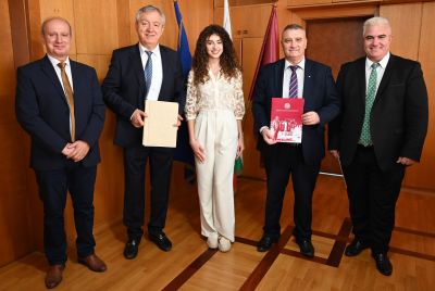 УНСС и „Арсенал“ АД – Казанлък подписаха меморандум за сътрудничество