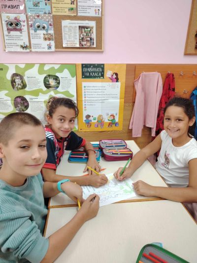 Ученици от казанлъшкото ОУ “Георги Кирков“ се включиха в кампания за безопасност на пътя