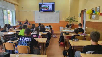 Ученици от казанлъшкото ОУ “Георги Кирков“ се включиха в кампания за безопасност на пътя