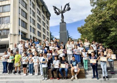 Първи призови места за новата учебна година завоюваха възпитаниците на ОУ „Св. Паисий Хилендарски“  / Новини от Казанлък