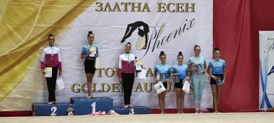 С десетки медали от международен турнир, гимнастичките се завърнаха на състезателната сцена 