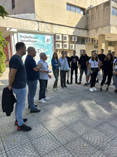 Бъдещите хотелиери от ПГЛПТ отбелязаха Световния ден на туризма 