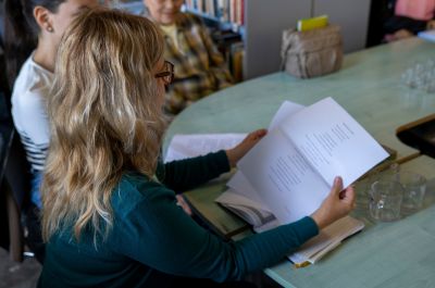 Ученици и учители от ПГЛПТ останаха „Насаме с поезията“