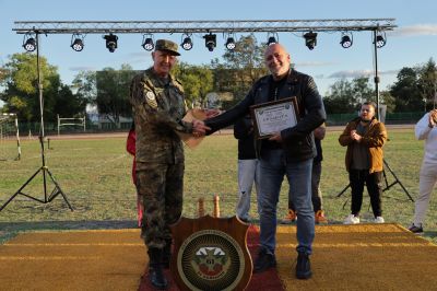 Концерт и футболна среща със звездите от „Отбора на сърцето” по случай празника на 61-ва Стрямска механизирана бригада