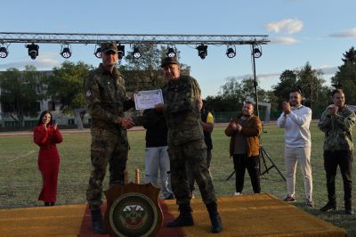 Концерт и футболна среща със звездите от „Отбора на сърцето” по случай празника на 61-ва Стрямска механизирана бригада