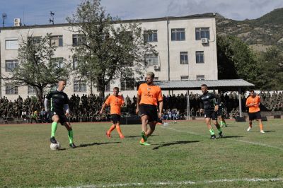 Концерт и футболна среща със звездите от „Отбора на сърцето” по случай празника на 61-ва Стрямска механизирана бригада