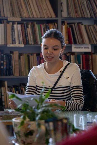 Ученици и учители от ПГЛПТ останаха „Насаме с поезията“