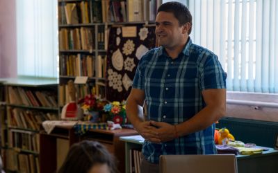 Ученици и учители от ПГЛПТ останаха „Насаме с поезията“