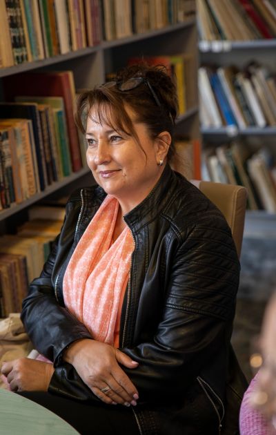 Ученици и учители от ПГЛПТ останаха „Насаме с поезията“