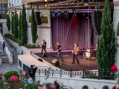 Концерт на Б.Т.Р. отпразнува началото на фондация „Дамасцена“