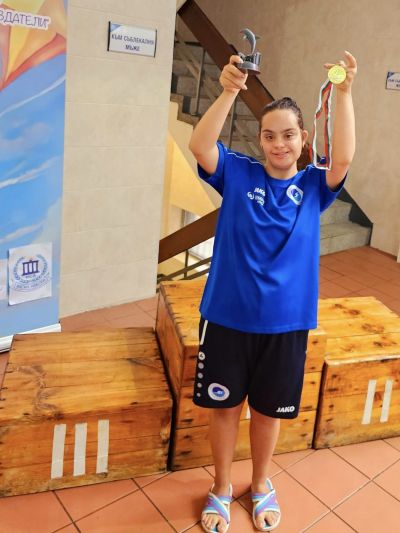 Плувците от СКП „Траяна-Казанлък“ се окичиха с нови медали