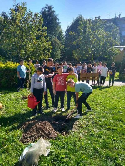 ОУ “Георги Кирков“ започна изпълнение по новия си проект “Моето любимо зелено еко кътче в училище“