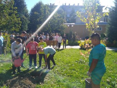 ОУ “Георги Кирков“ започна изпълнение по новия си проект “Моето любимо зелено еко кътче в училище“