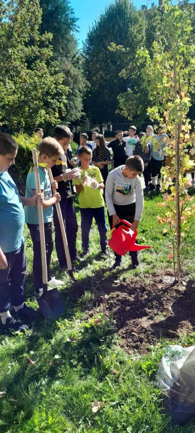 ОУ “Георги Кирков“ започна изпълнение по новия си проект “Моето любимо зелено еко кътче в училище“