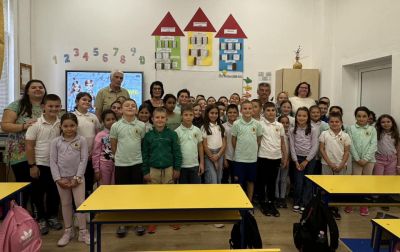 Казанлъшки учители бяха скъпи гости на третокласниците от ОУ „Св. Паисий Хилендарски“ 